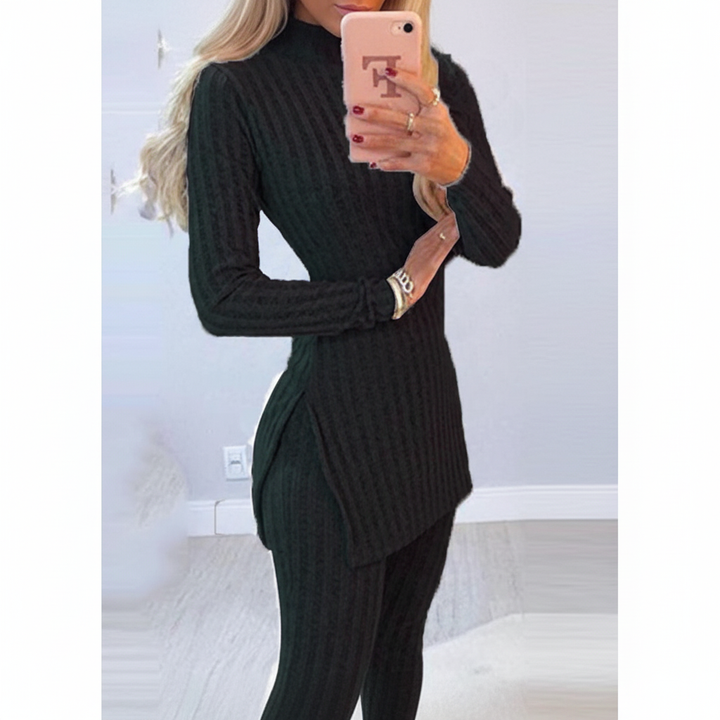 Casual women's loungewear set with ribbed texture, great for everyday relaxation