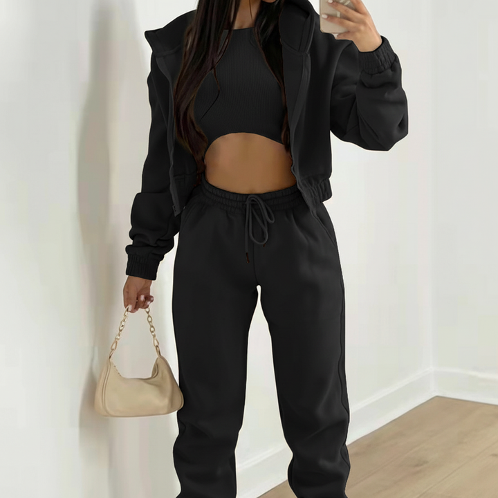 Loose-fit women's casual jumpsuit in breathable cotton, a comfortable and relaxed fashion outfit.