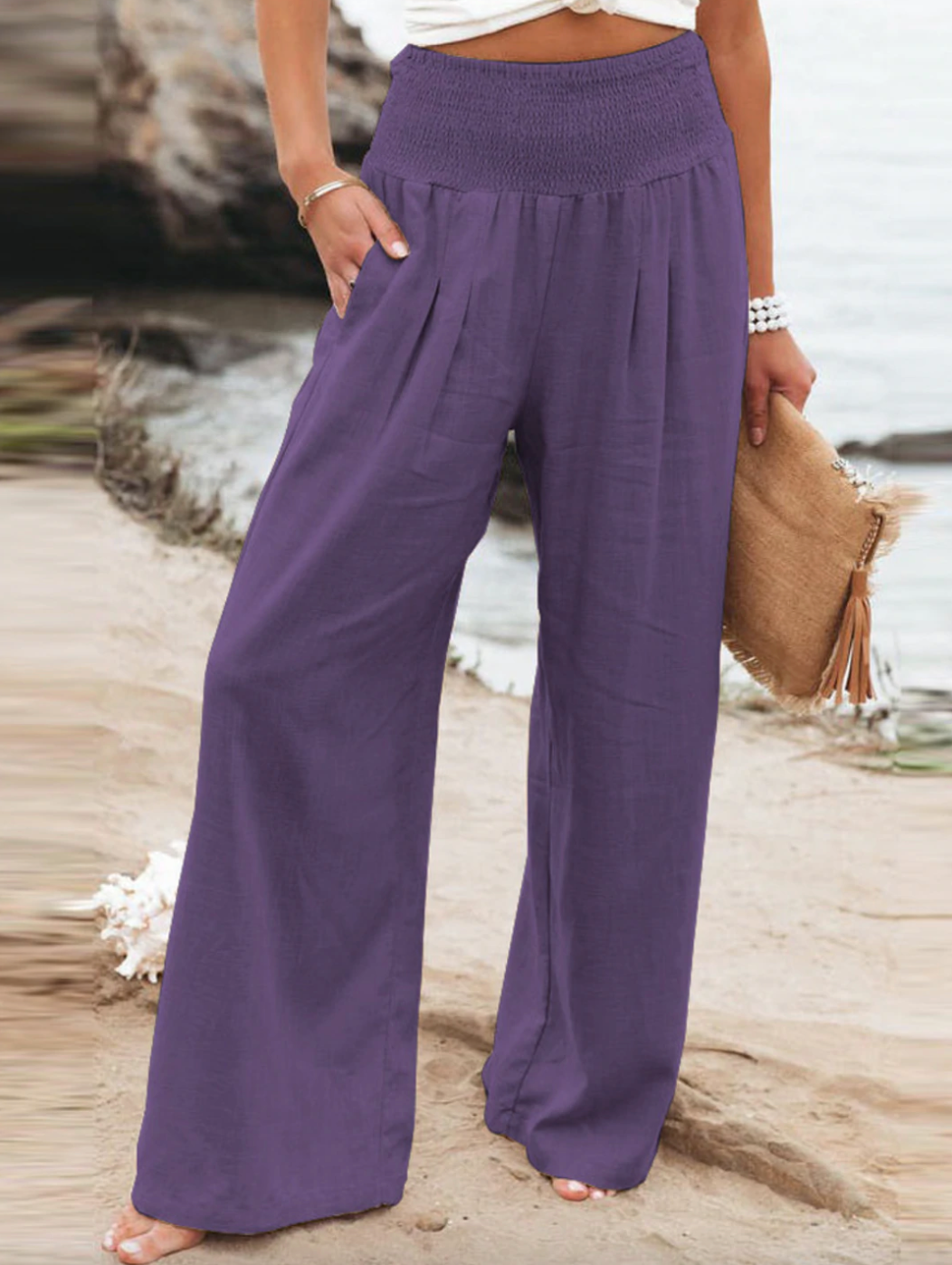 Relaxed women's loose fit trousers in comfortable fabric, great for casual summer outings.