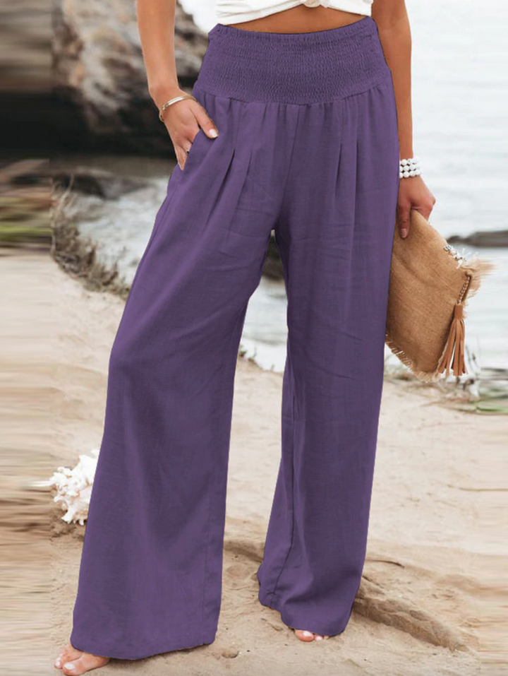 Relaxed women's loose fit trousers in comfortable fabric, great for casual summer outings.