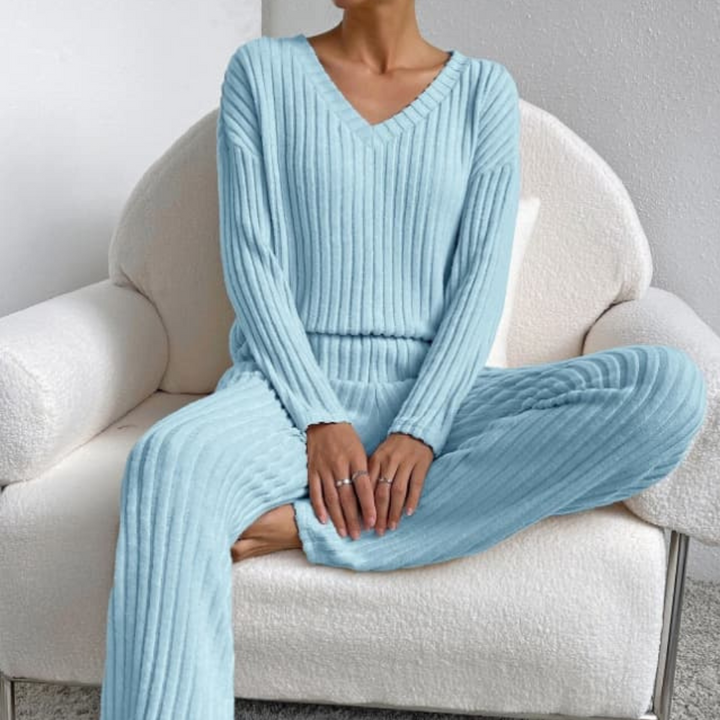 Soft women's two-piece Maren lounge set, ideal for comfortable sleepwear, casual outings, or everyday relaxation.
