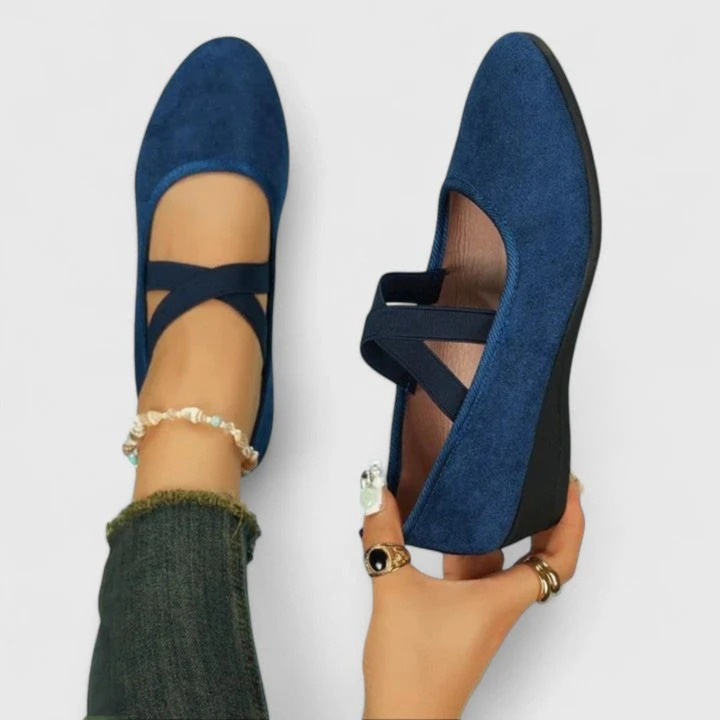 Casual women's open-toe sandals for ultimate comfort. Flexible design makes these ideal summer shoes for daily wear.