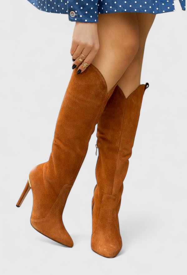 Stylish women's orthopedic ankle boots, comfortable & supportive with an elegant pointed toe for daily wear.