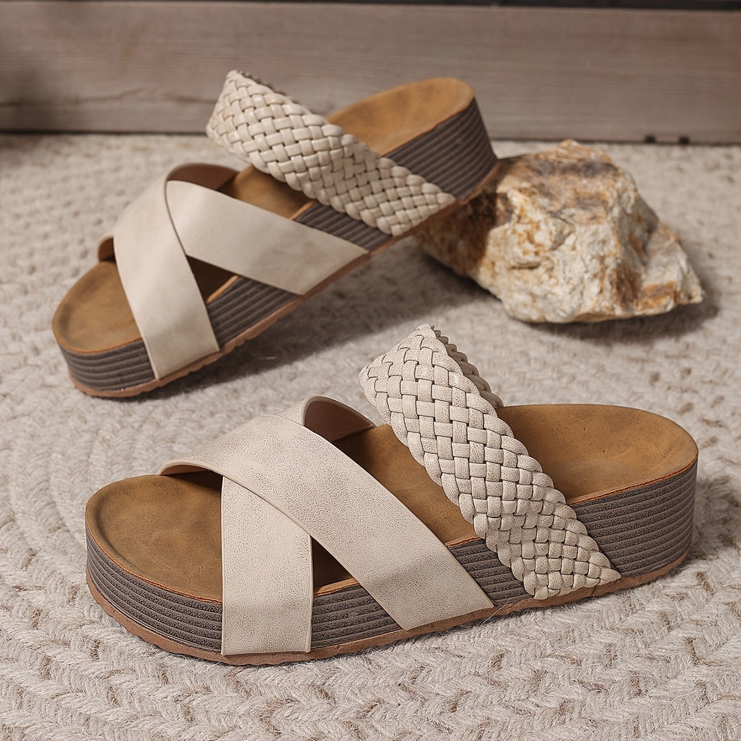 Casual women's walking sandals, providing excellent foot pain relief and support.