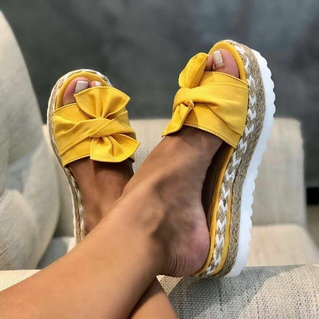 Durable women's casual platform sandals, offering exceptional arch support for long-lasting comfort and style.