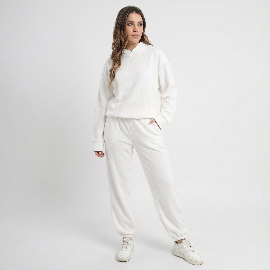 Women's all-season tracksuit bottom, designed for maximum comfort and flexibility in activewear and loungewear