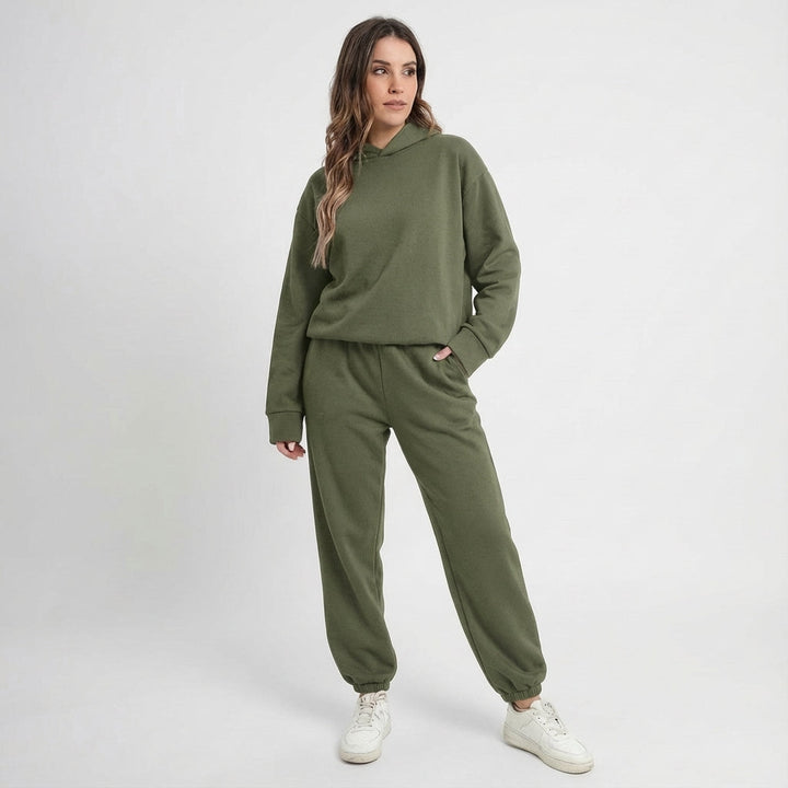 Close-up of the waistband on a comfortable women's athletic tracksuit, emphasizing stretch fabric design
