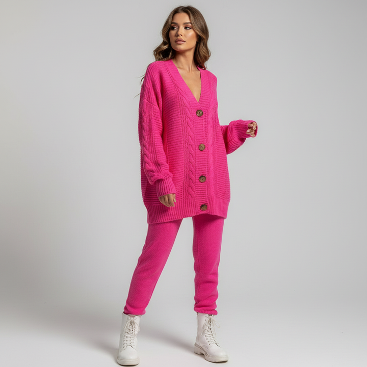 Women's ribbed knit cardigan with functional buttons, a perfect blend of comfort and modern fashion.