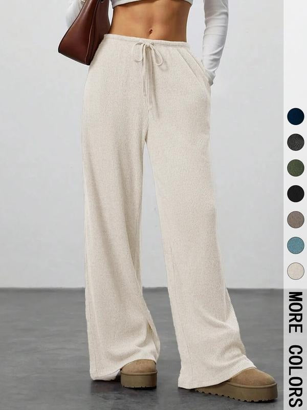 Casual women's loungewear pants, ribbed and comfortable, designed for a relaxed fit and everyday fashion.