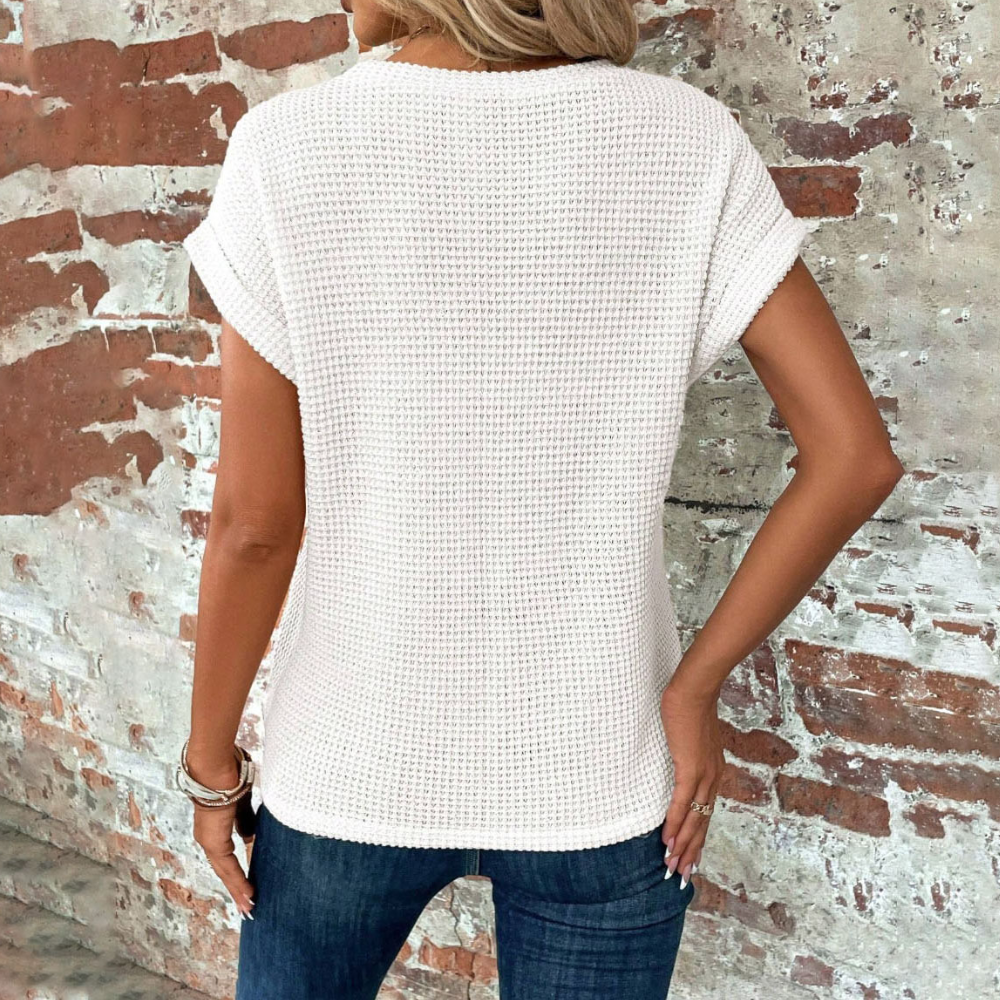 Elva women's stylish short sleeve t-shirt, a comfortable and flattering top for versatile everyday fashion.