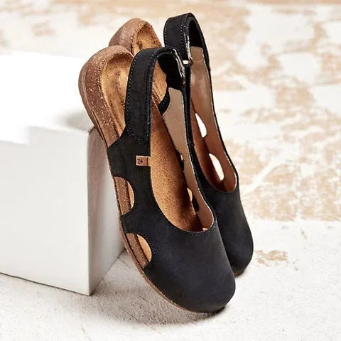 Women's comfortable slingback closed-toe flats in a versatile design, perfect for everyday casual wear.