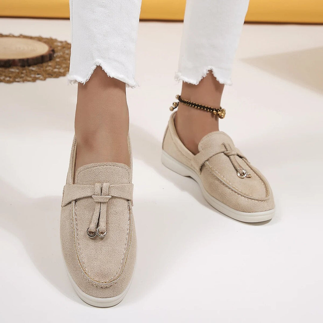 Elegant women's slip-on loafers by Mira, comfortable flats for everyday. Stylish and practical footwear for fall.
