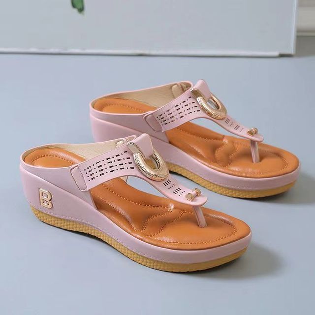 Premium women's walking sandals, providing excellent support and cushioning for active summer days.