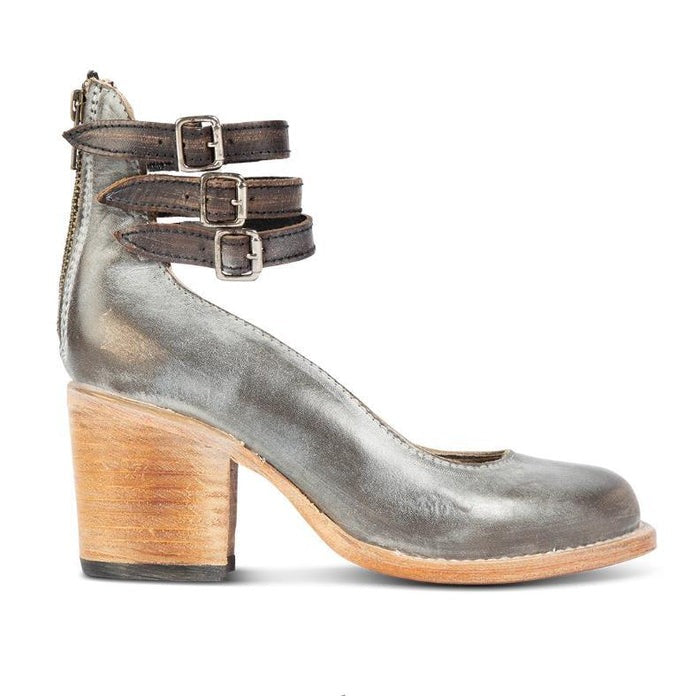Elegant women's walking shoes, non-slip sole for secure grip, comfortable everyday.