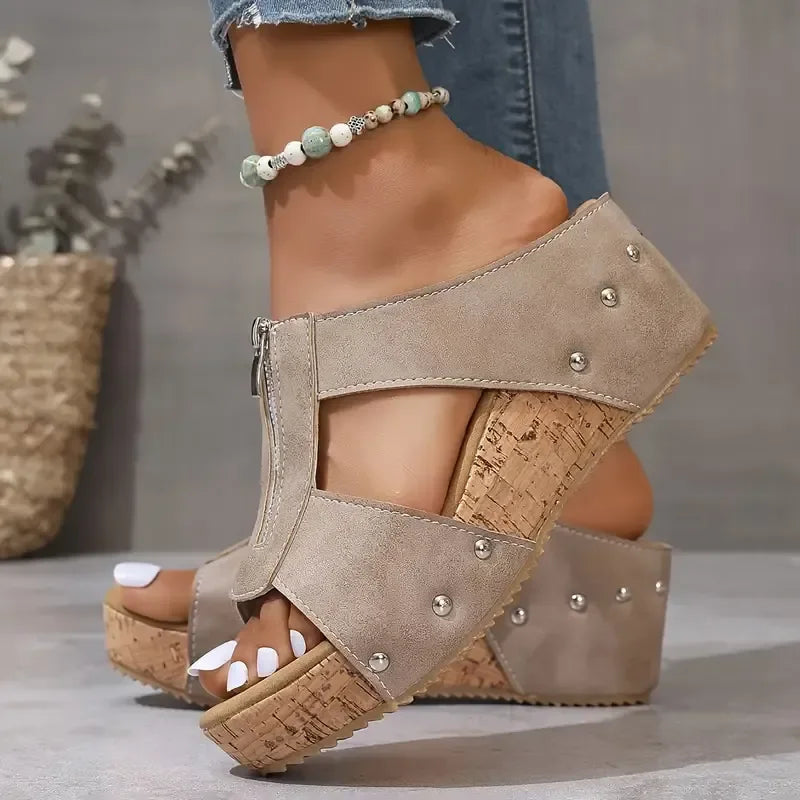 Comfortable women's wedge support sandals in a versatile design, great for all-day summer fashion.