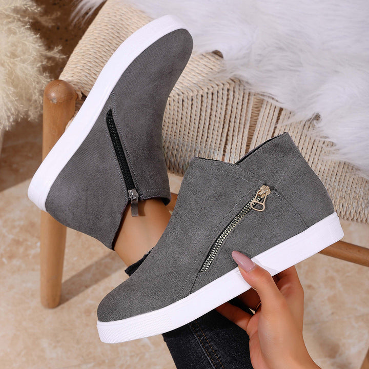 Orthopedic women's sneakers with shock-absorbing comfort & easy zip, great for daily wear & walking.