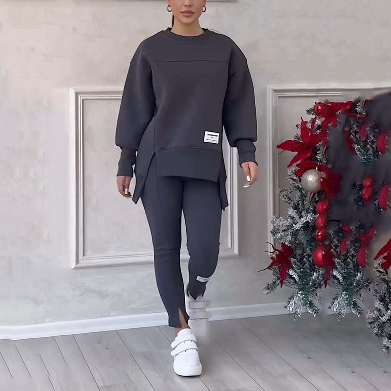 Women's fashion set: soft oversized hoodie paired with comfortable seamless leggings, ideal for casual outfits.