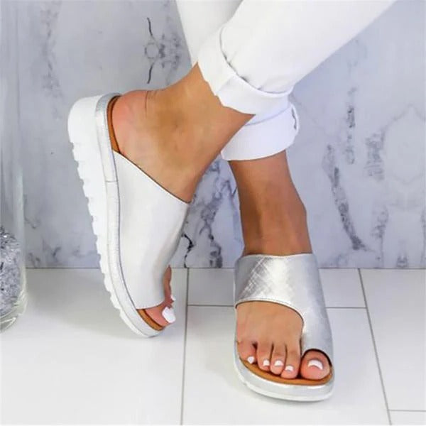 Cushioned women's corrective sandals featuring arch support for superior foot alignment & comfort.