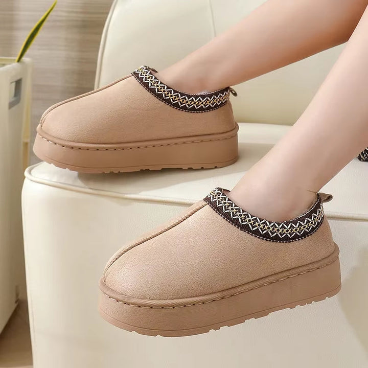 Chic women's indoor-outdoor mules, combining cozy style with practical anti-slip features.