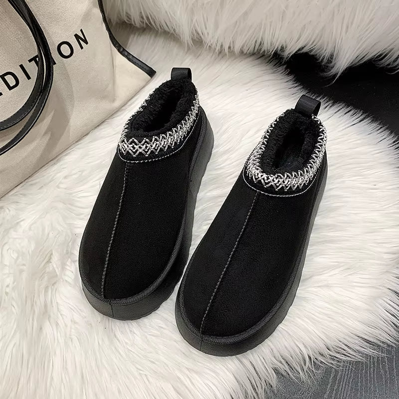 Stylish women's comfort mules, easy slip-on design for cozy indoor & casual outdoor wear.