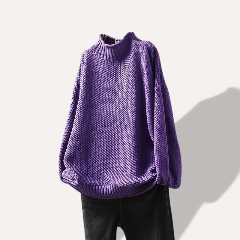Stylish women's versatile long-sleeve sweater for everyday wear. Perfect casual fall fashion.