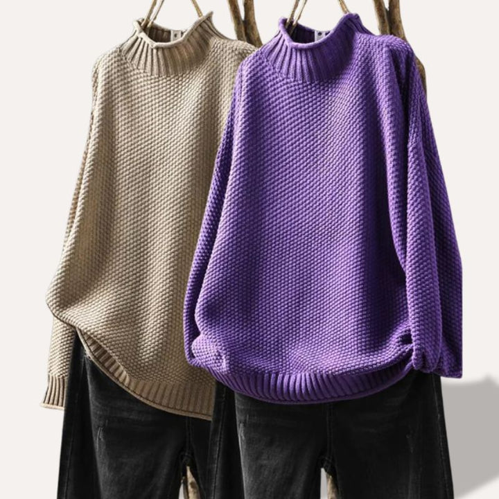Women's fall fashion sweater: cozy, comfortable, and stylish long-sleeve knit for everyday wear.