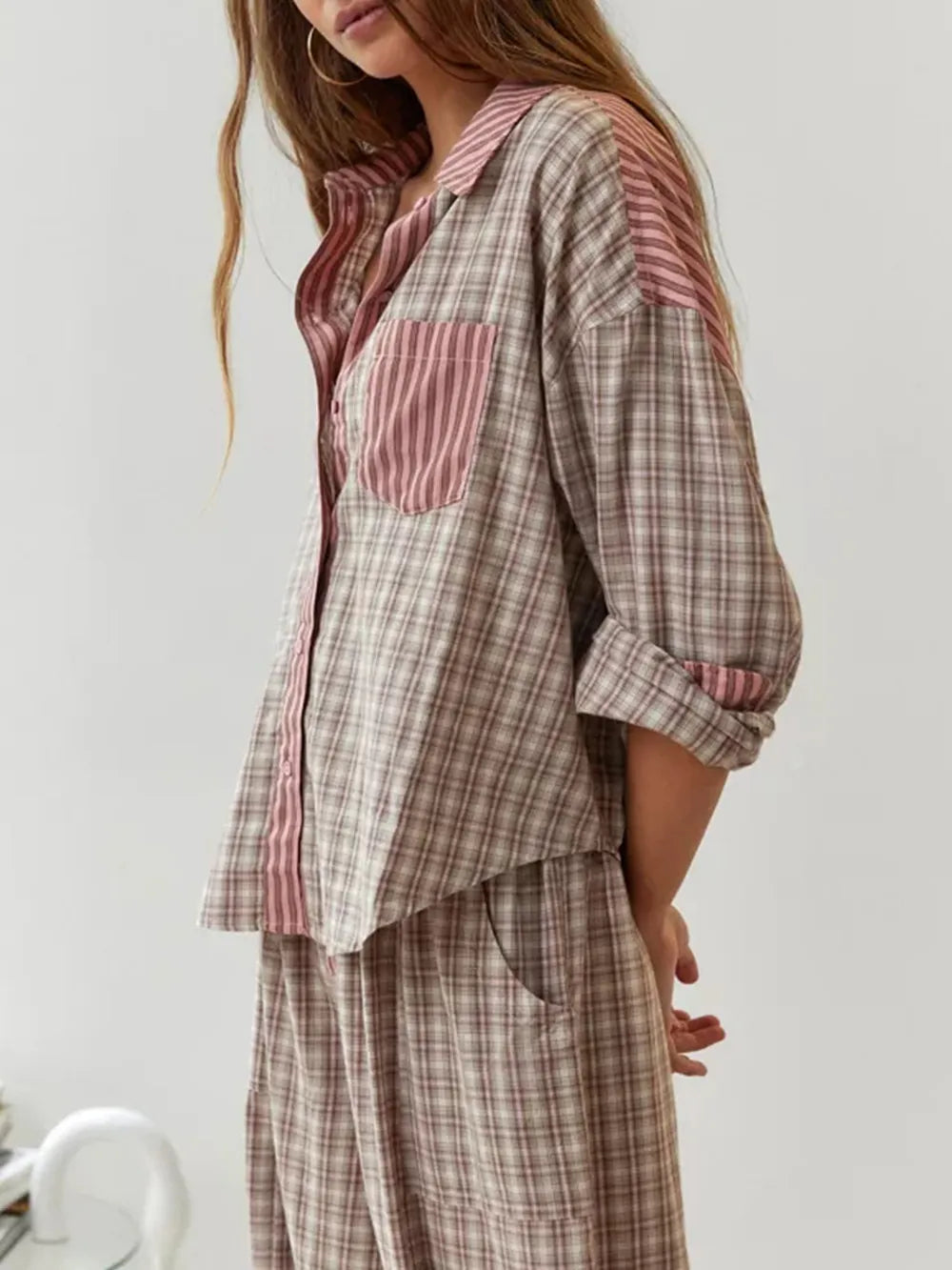 Plush women's fleece sleepwear set, incredibly soft & warm for ultimate comfort and sleep.