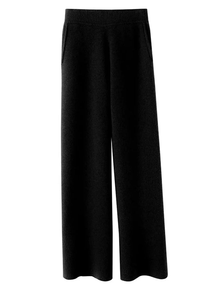 Women's high-waisted cozy comfort pants. Soft, relaxed fit loungewear perfect for casual and versatile wear.