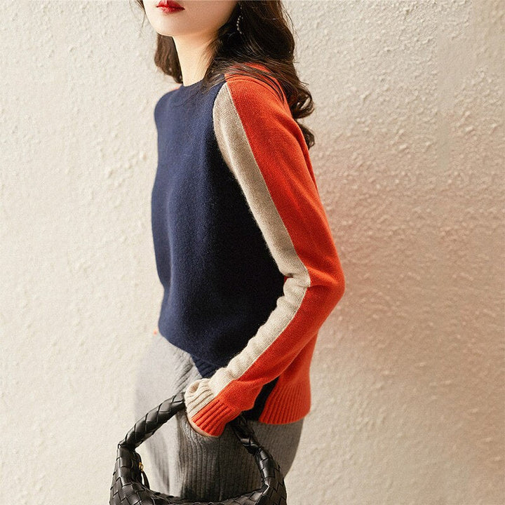 Soft, cozy women's knitted sweater, ideal for warmth & comfort. Effortless style for everyday outfits.