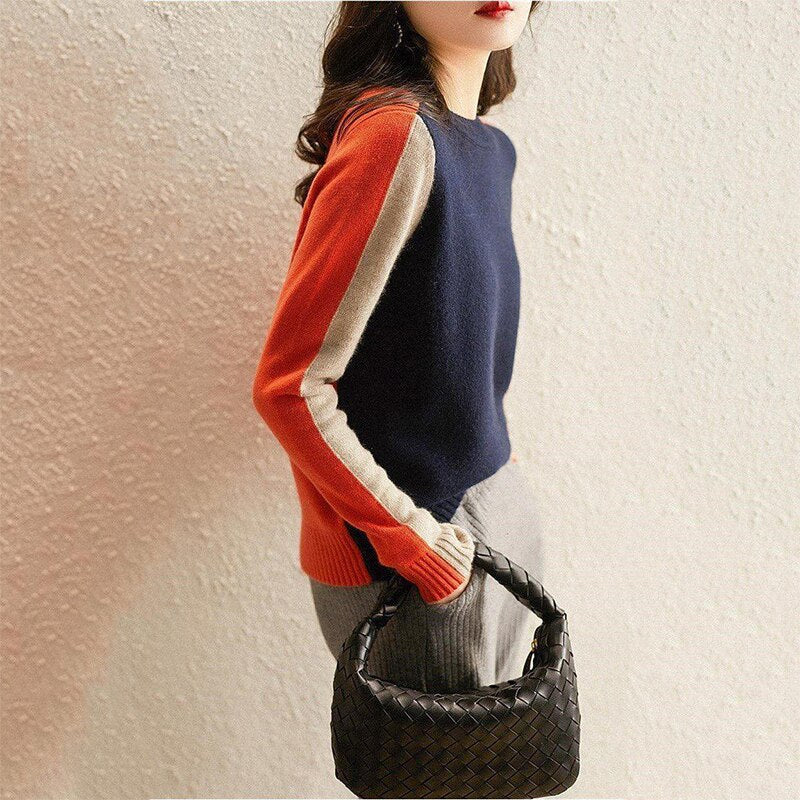 Stylish women's slim-fit knitted sweater, a comfortable knit top for versatile and elegant everyday fashion.