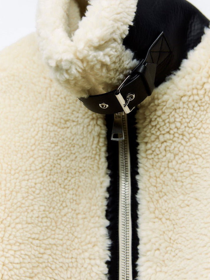 Essential women's warm aviator jacket, deeply lined for ultimate coziness, a stylish winter and fall coat.