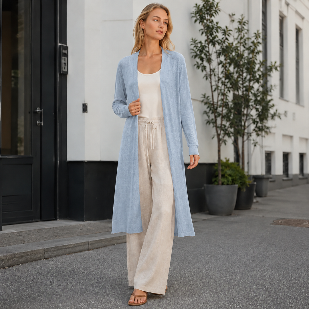 Women's cozy long knit cardigan for ultimate warmth & effortless autumn/winter style.