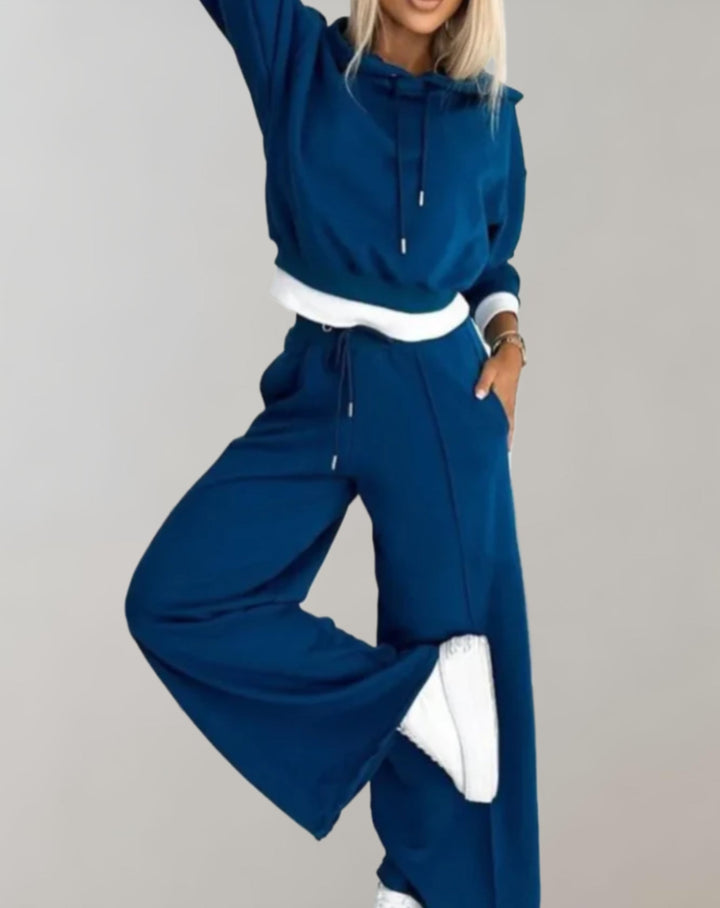 Relaxing women's cozy hoodie and wide leg lounge set, ideal for comfortable daily wear or casual outings.