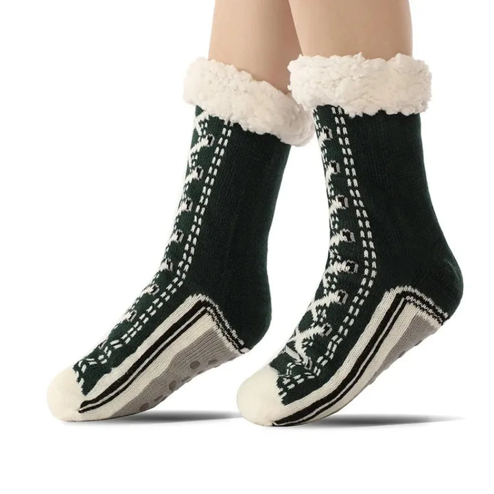 Anti-slip women's no-show sneaker socks, designed for comfort and a sleek look with your favorite shoes.