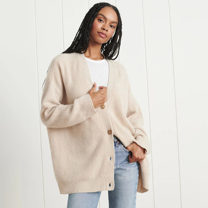 Warm & stylish women's oversized cocoon cardigan, a must-have for winter fashion.