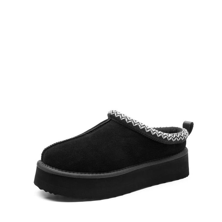 Stylish women's cozy platform slippers, ideal house shoes for comfort & warmth.
