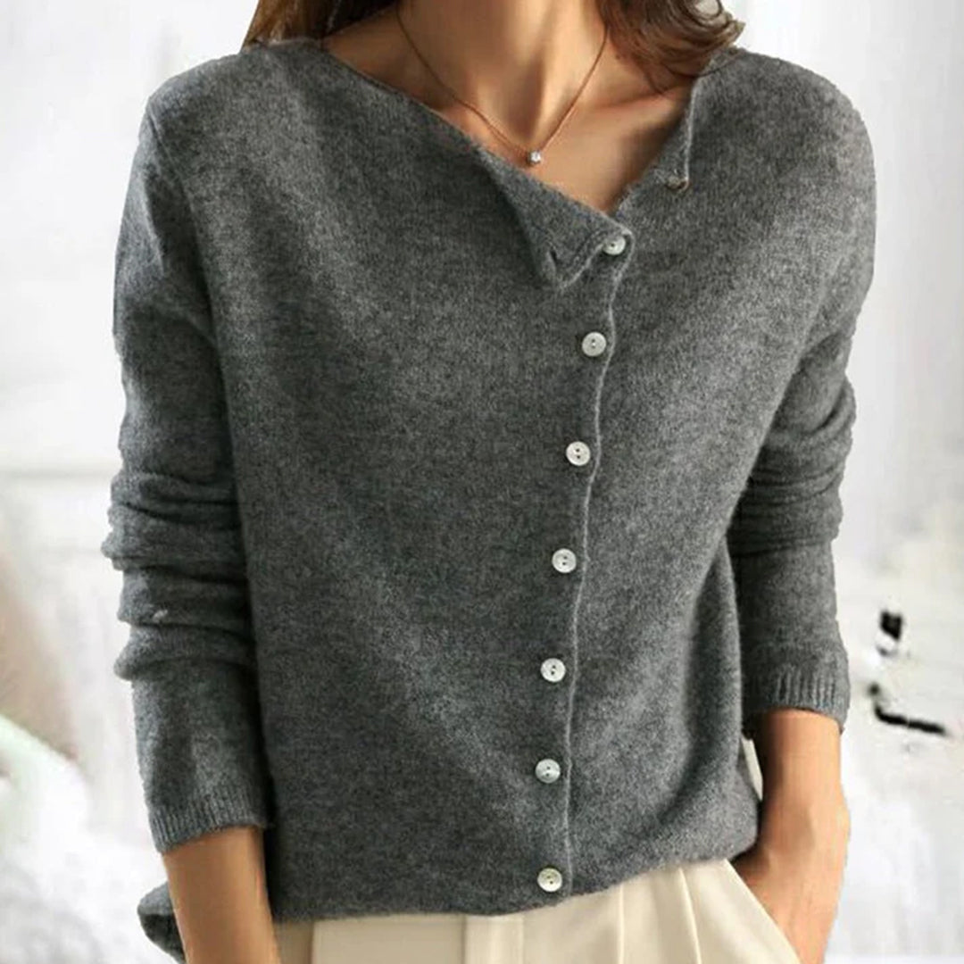 Chic women's pullover sweater in a cozy knit, perfect for casual layering & comfortable everyday style.