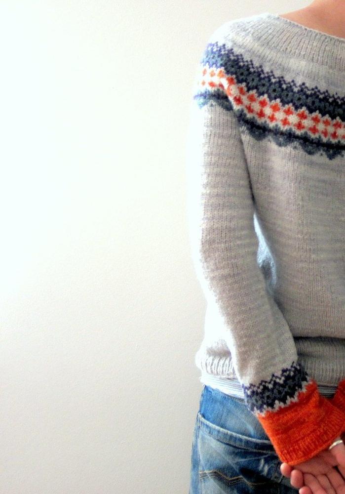 Long sleeve women's patterned knit sweater, comfortable & trendy Scandinavian style.