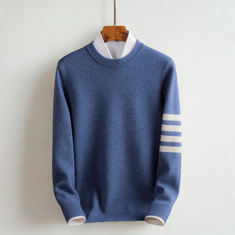 Women's cozy striped pullover sweater with long sleeves, perfect for stylish fall and winter casual wear.