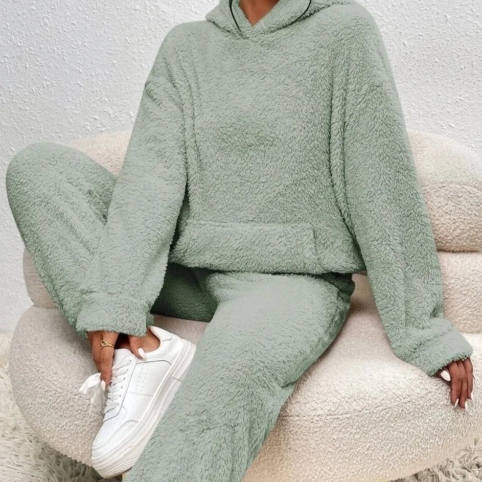 Hooded teddy loungewear set for women. Ultra-comfortable & soft fabric, perfect for winter coziness.