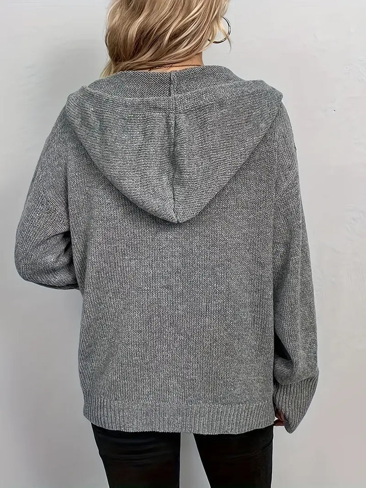 Stylish women's hooded cardigan, soft and versatile outerwear for all seasons.