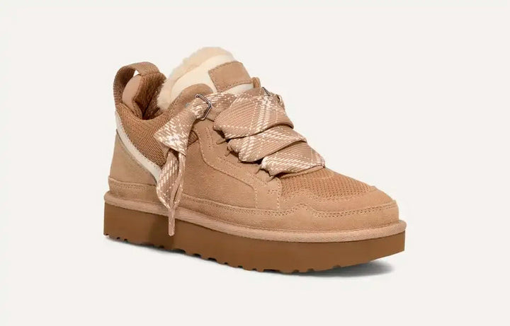 Women's cozy winter slip-on shoes, warm & comfortable for casual wear.