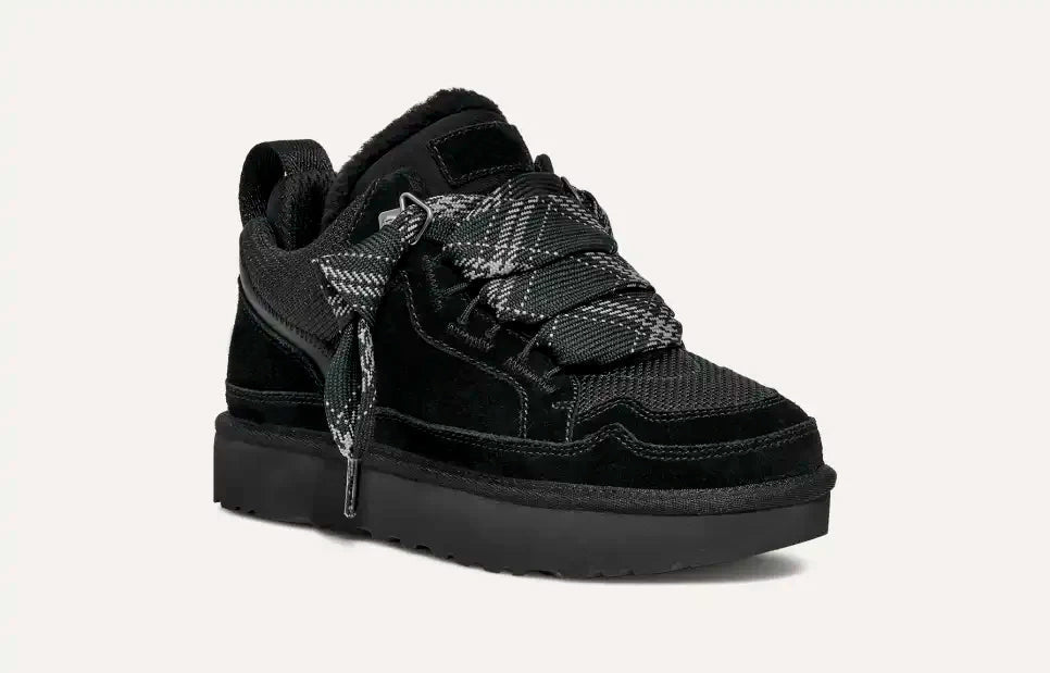 Women's warm slip-on shoes, cozy ankle boots for winter comfort.