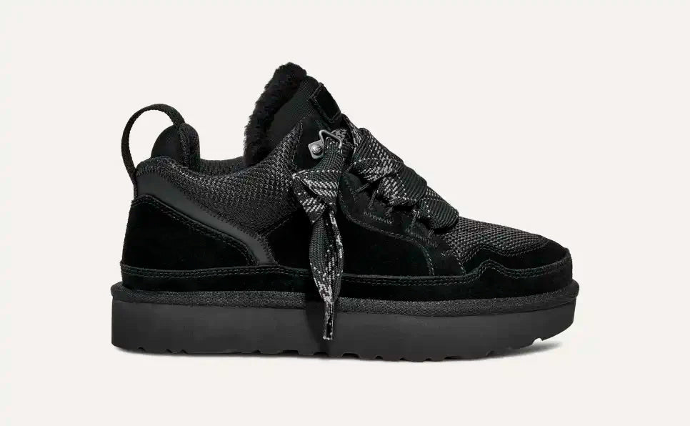 Casual women's winter slip-on shoes, comfortable & weather-resistant.