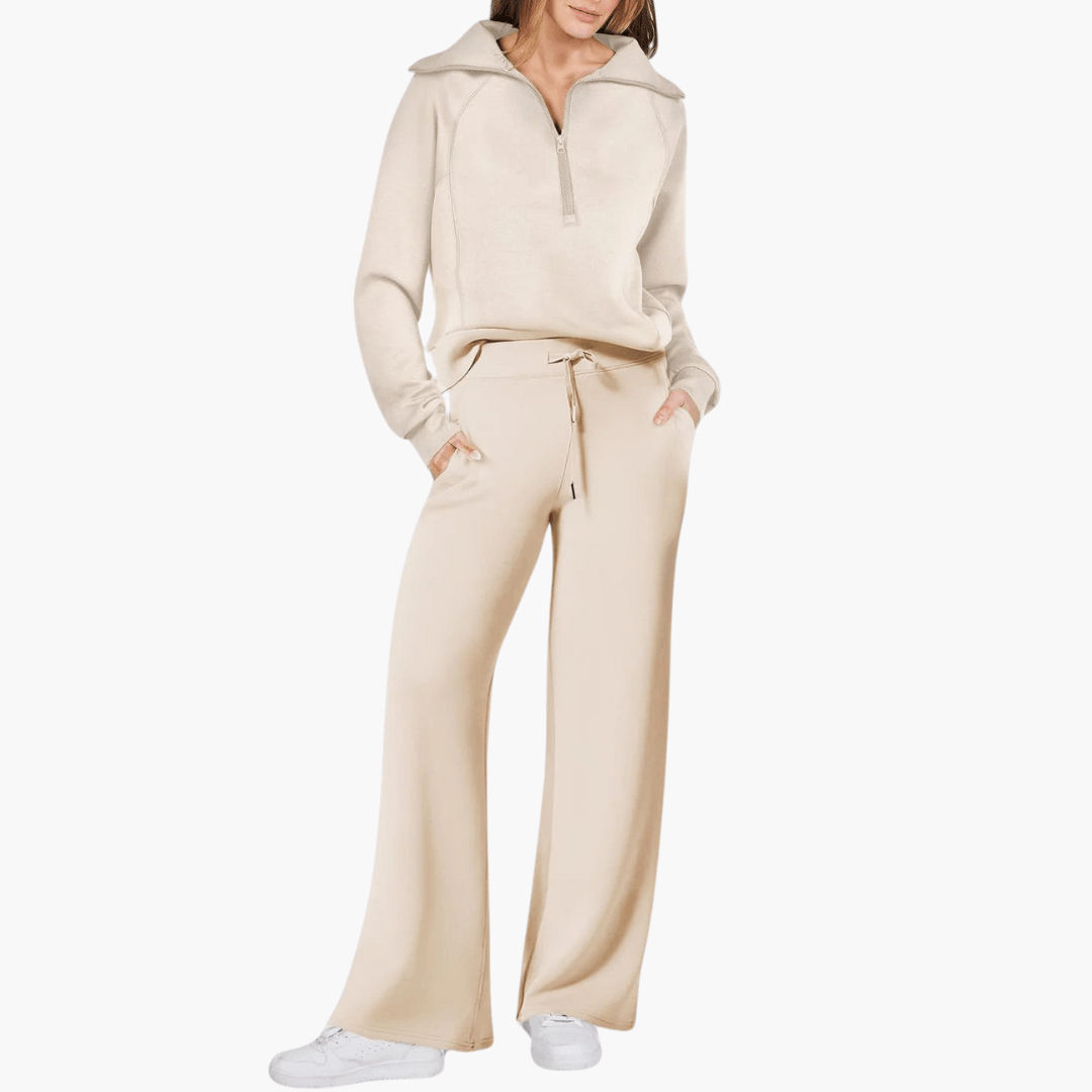 Women's cozy zip-up hoodie and wide-leg lounge set. Perfect two-piece for ultimate comfort and casual wear.