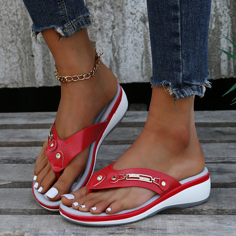 Cushioned women's fashion flip flop sandals featuring a stylish decorative strap, great for comfortable summer daily wear.