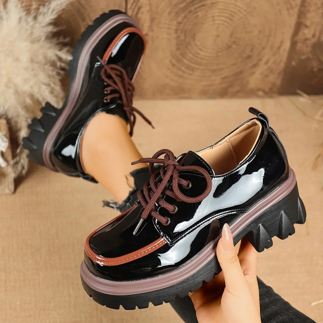 Trendy women's cushioned lug platform shoes, versatile for fashion-forward and comfortable looks.