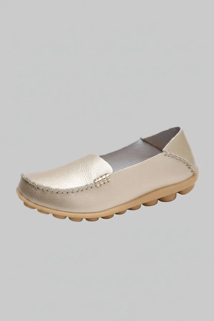 Everyday women's round toe flats, cushioned for long-lasting comfort and a chic, simple look.