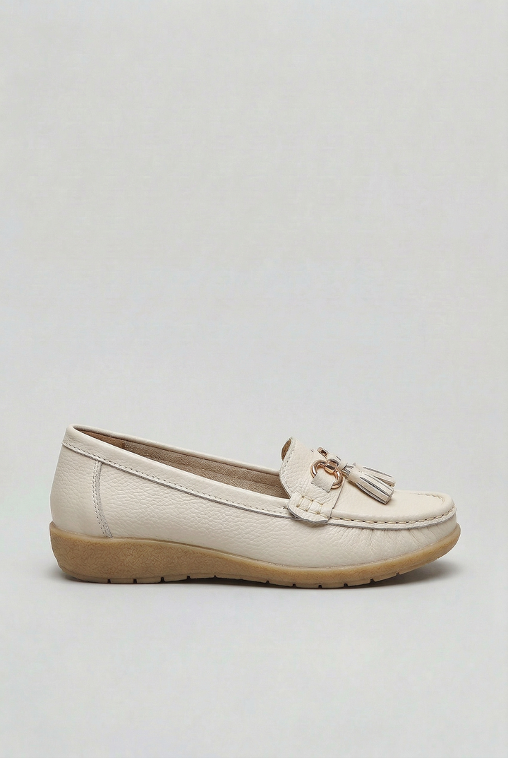Close-up of interior cushioning in women's slip-on comfort loafers, perfect for daily use.