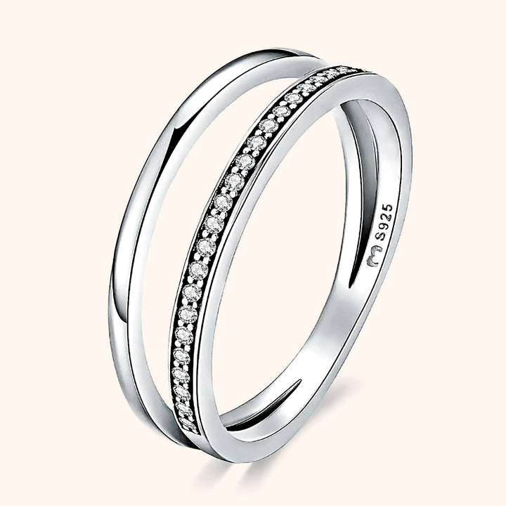 Delicate double zirconia sterling silver ring for women. A shimmering and elegant jewelry piece for any occasion.
